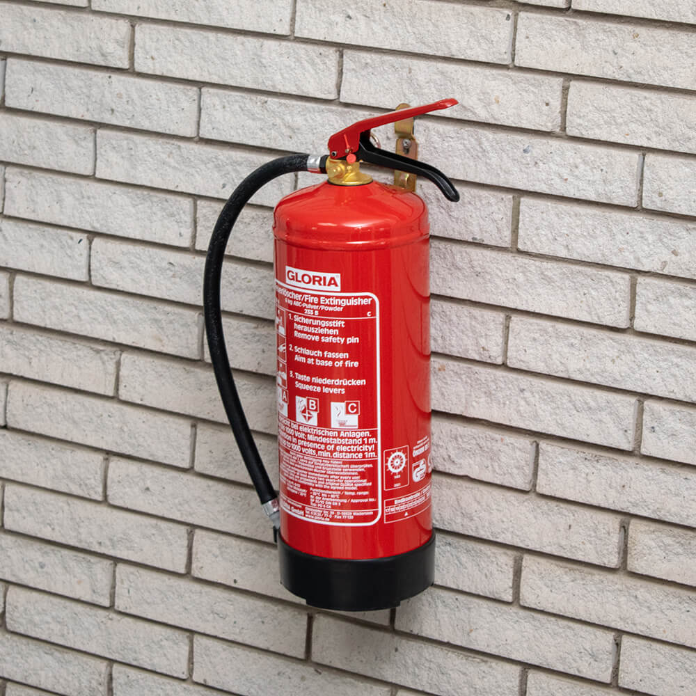 Gloria PD6GA – Dauerdruck-Pulverfeuerlöscher (ABC) mit Wandhalterung, einsetzbar an elektrischen Anlagen, frostsicher, EN3, 6 kg, 10LE
